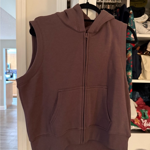 Wild Fable Brown Sleeveless Zip-Up Hoodie - Picture 4 of 5